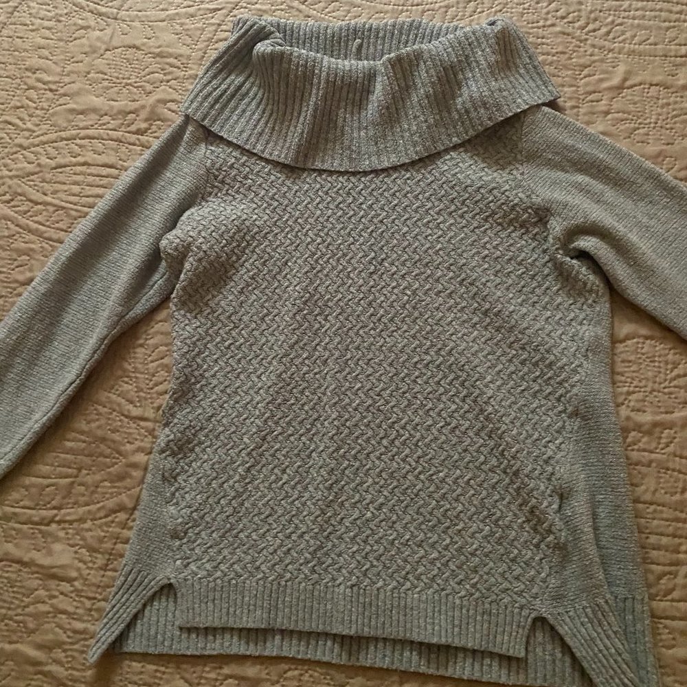 Reitmans Sweater  - Petite Small 5/$25